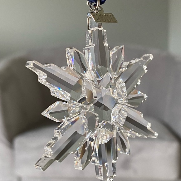 Swarovski Crystal 2006 snowflake Christmas ornament with COA and box - Picture 2 of 9